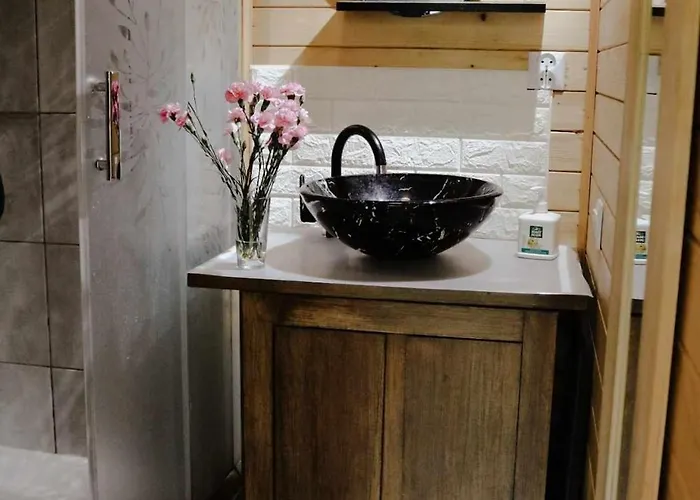 Na Drzewie Radziejowice Blisko Suntago